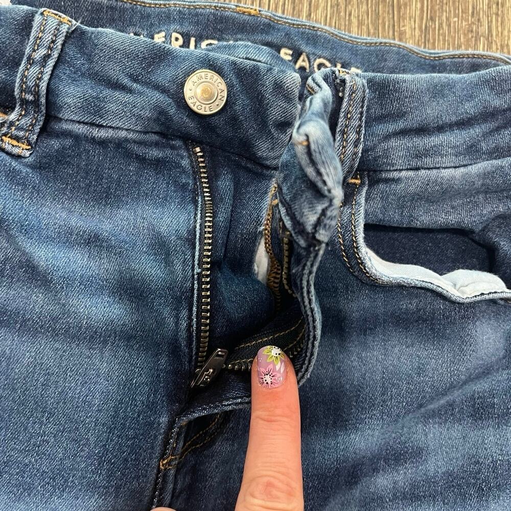 American Eagle Skinny Jeans High Rise Next Level Stretch Medium Wash Blue Size 4 - Picture 8 of 11